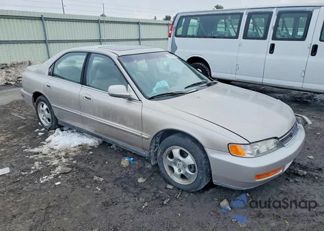 1997 Honda Accord Se from USA, damaged, VIN 1HGCD560XVA185828